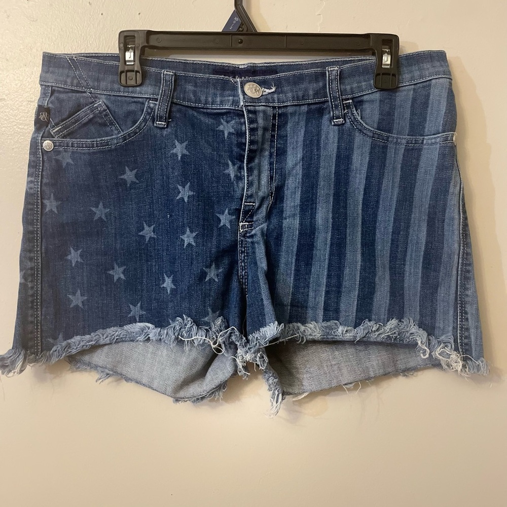 Rick and Republic Star-Patterned Women's Shorts